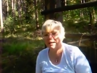 Sexgeile Oma verführt blonden Jüngling